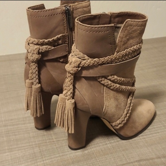 Vince Camuto boots - Picture 4 of 5